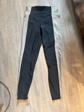 High-Waist Two-Tone Leggings - Black & Taupe